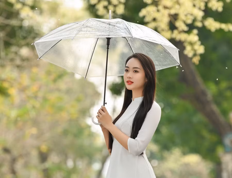 Vũ Như Quỳnh, nữ sinh trường đại học Phương Đông.