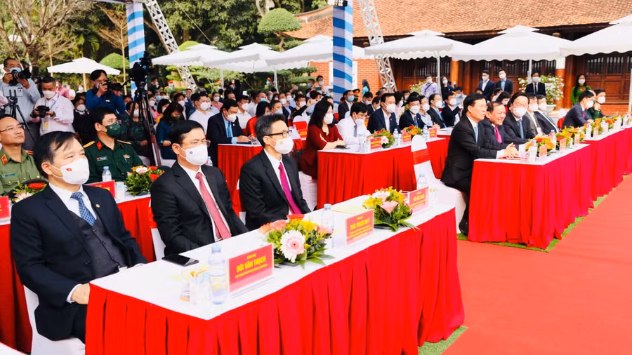 Dự buổi lễ có Ủy viên Bộ Chính trị, Thường trực Ban Bí thư Võ Văn Thưởng; Phó Thủ tướng Chính phủ Vũ Đức Đam; đại diện ngành văn hóa và lãnh đạo tỉnh Nghệ An.