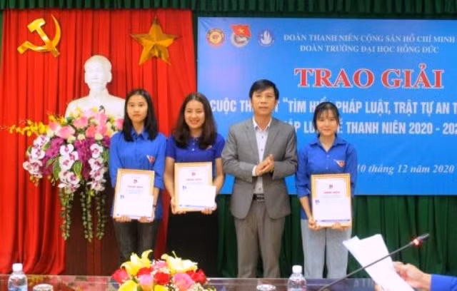 Giao lưu trực tuyến “Gương sáng thủ khoa người dân tộc thiểu số” ảnh 15
