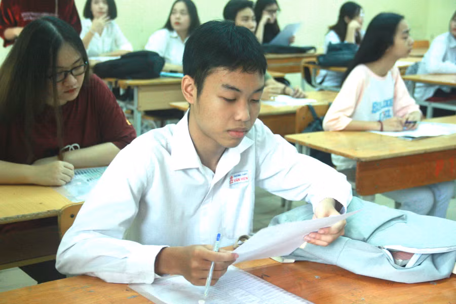 Thi sính dự thi tốt nghiệp THPT.