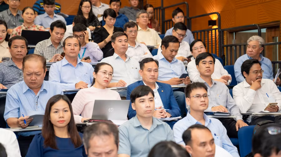 Các đại biểu tham dự hội nghị. Ảnh: HSU