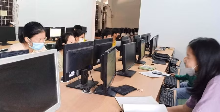 Không ít trường học tại Nghệ An có phòng máy nhưng chưa có giáo viên Tin học.