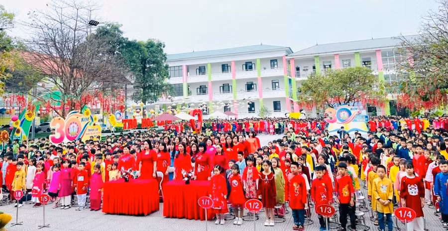 Học sinh trường Tiểu học Tân Dân (TP Việt Trì) đoạt được: 38 giải; trong đó: 10 giải Nhất; 15 giải Nhì; 13 giải Ba.