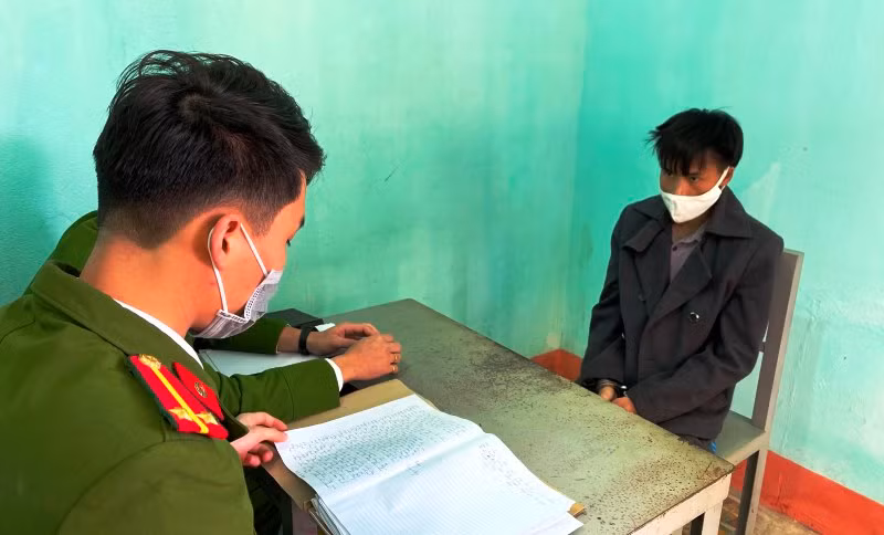 Sùng A Tông tại cơ quan Công an. Ảnh: Công an Thanh Hóa cung cấp.