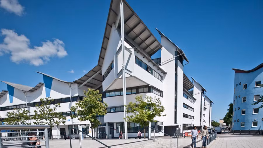 Đại học East London, Vương quốc Anh lọt Top 200 đại học trẻ thế giới.