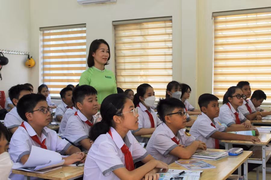 Giờ dạy môn Khoa học tự nhiên của cô giáo Nguyễn Thị Mai - Trường THCS Cù Chính Lan, (TP Thanh Hóa).
