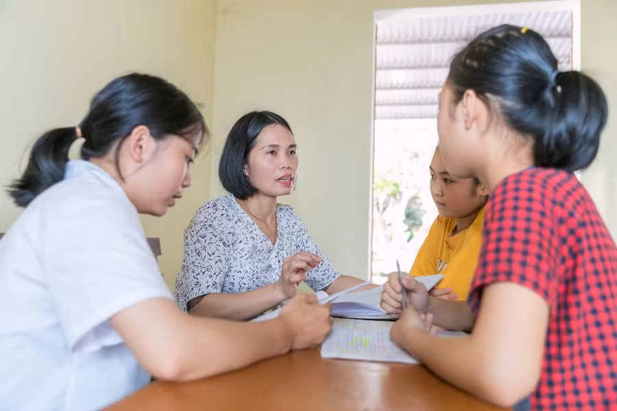 Cô Nhàn là người truyền lửa môn Lịch sử cho nhiều thế hệ học trò miền núi, và "cảm ơn" các em đã chọn Lịch sử như một đam mê chứ không phải môn học bắt buộc.