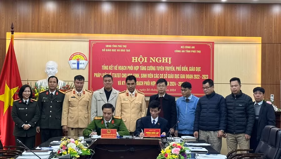 Phú Thọ phối hợp tuyên truyền về trật tự ATGT cho học sinh, sinh viên.
