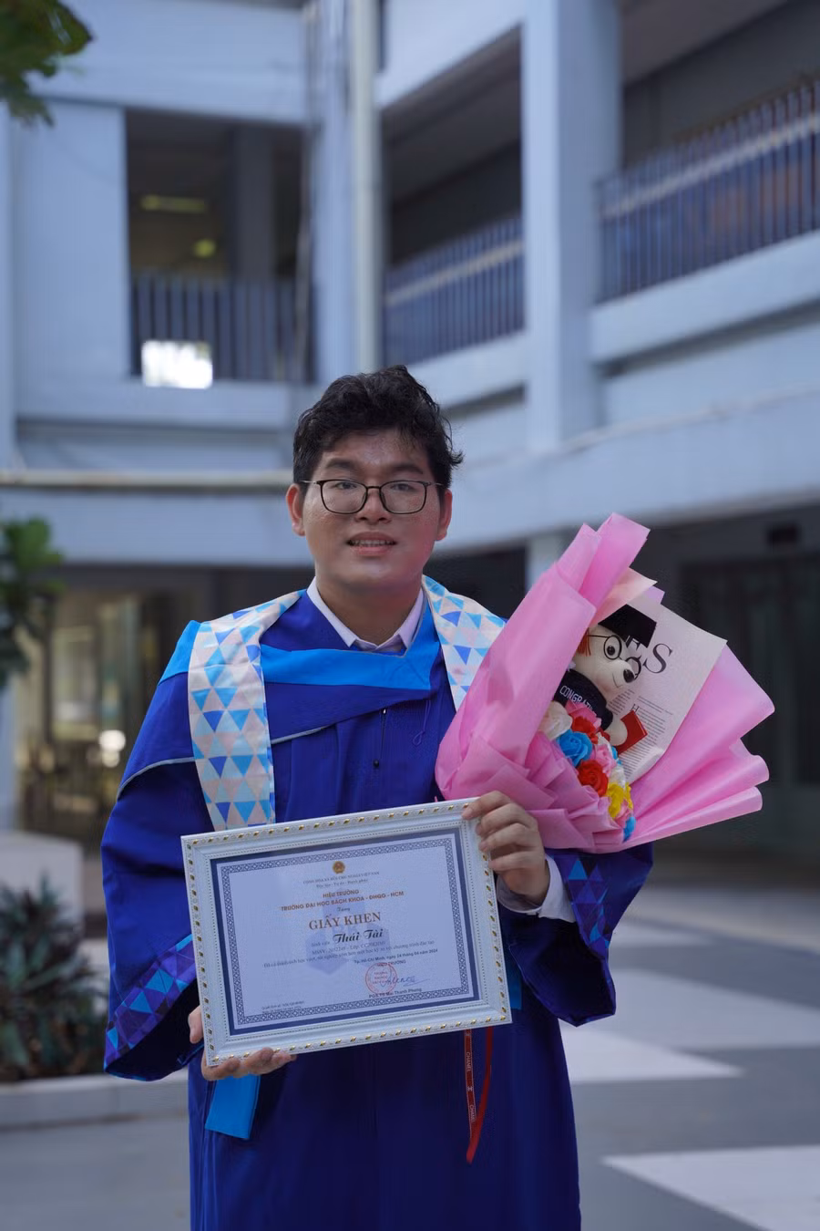 Thái Tài, sinh viên khoa Khoa học và Kỹ thuật Máy tính với điểm tốt nghiệp GPA 9,38. Ảnh: N.Quỳnh Thái Tài, sinh viên khoa Khoa học và Kỹ thuật Máy tính với điểm tốt nghiệp GPA 9,38. Ảnh: N.Quỳnh