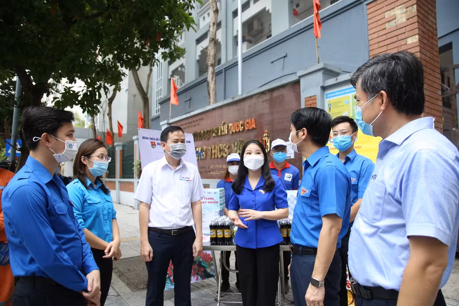 Giao lưu trực tuyến “Thanh niên tình nguyện đồng hành cùng kỳ thi đặc biệt” ảnh 19