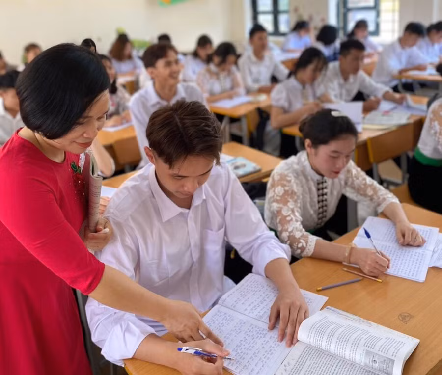 Trường THPT Thanh Nưa tổ chức phân loại đối tượng học sinh để có giáo án phù hợp với năng lực từng nhóm đối tượng. Ảnh: NTCC