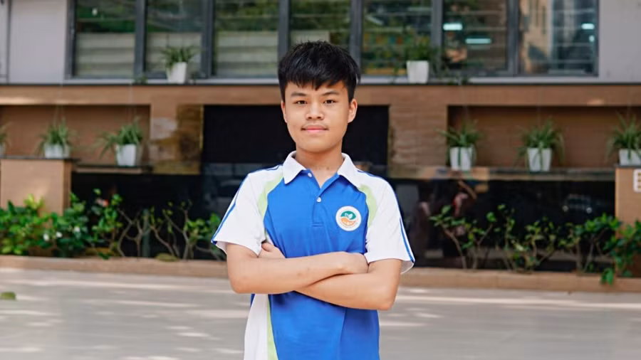 Trần Xuân Bách, học sinh lớp 11 Trường THPT Chuyên Khoa học Tự nhiên, Đại học Quốc gia Hà Nội.