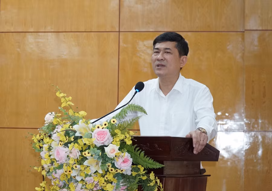 Ông Thái Văn Thành - Giám đốc Sở GD&amp;ĐT Nghệ An lưu ý về vấn đề an ninh mạng trong bối cảnh toàn ngành thực hiện chuyển đổi số. Ảnh: Hồ Lài.