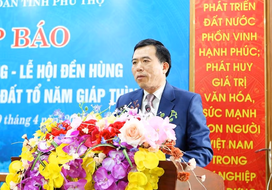Ông Nguyễn Minh Tường - Giám đốc Sở Thông tin và Truyền thông tỉnh Phú Thọ phát biểu tại họp báo thông tin về nội dung, chương trình tổ chức Giỗ Tổ Hùng Vương - Lễ hội Đền Hùng và Tuần Văn hoá - Du lịch Đất Tổ năm 2024.