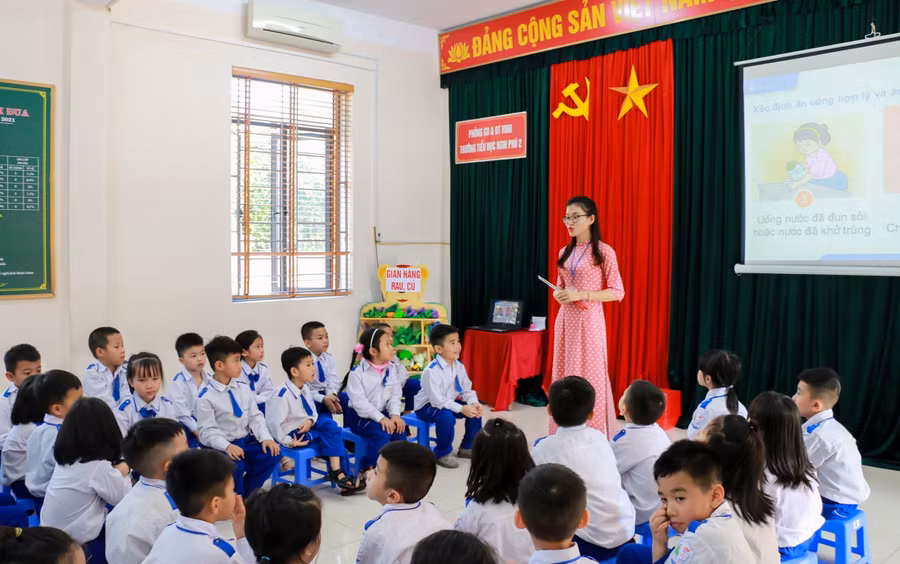 Tiết học hoạt động trải nghiệm tại Trường Tiểu học Nghi Phú 2 (TP Vinh, Nghệ An).
