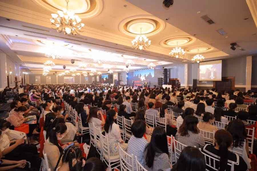 Hội nghị VUS TESOL có kinh nghiệm 17 năm tổ chức, quy tụ hơn 32,6 nghìn người tham dự trên toàn quốc cũng như nhiều quốc gia như Philippines, Malaysia, Campuchia, Thái Lan, Trung Quốc, Hàn Quốc. Hội nghị VUS TESOL có kinh nghiệm 17 năm tổ chức, quy tụ hơn 32,6 nghìn người tham dự trên toàn quốc cũng như nhiều quốc gia như Philippines, Malaysia, Campuchia, Thái Lan, Trung Quốc, Hàn Quốc.