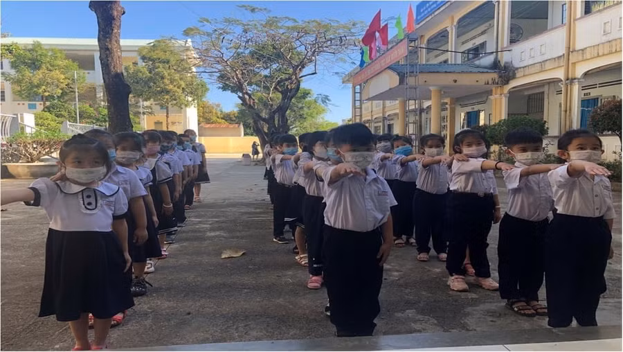 Giao lưu trực tuyến “Một năm thực hiện Chương trình SGK lớp 1 mới: Tiền đề vững chắc cho năm học mới” ảnh 79