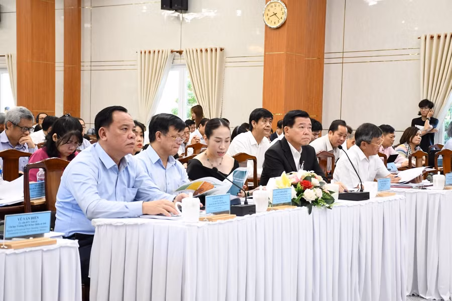 Lãnh đạo tỉnh Đồng Nai và nhiều doanh nghiệp tại hội nghị. (Ảnh: HP)
