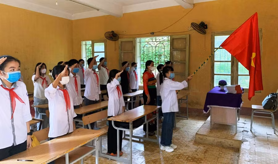 Học sinh hân hoan trong ngày khai giảng muộn ở Thanh Hóa ảnh 5