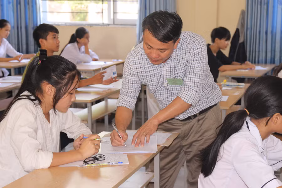 Thí sinh dự thi tại Hội đồng Trường THPT Kim Liên, Nam Đàn, Nghệ An
