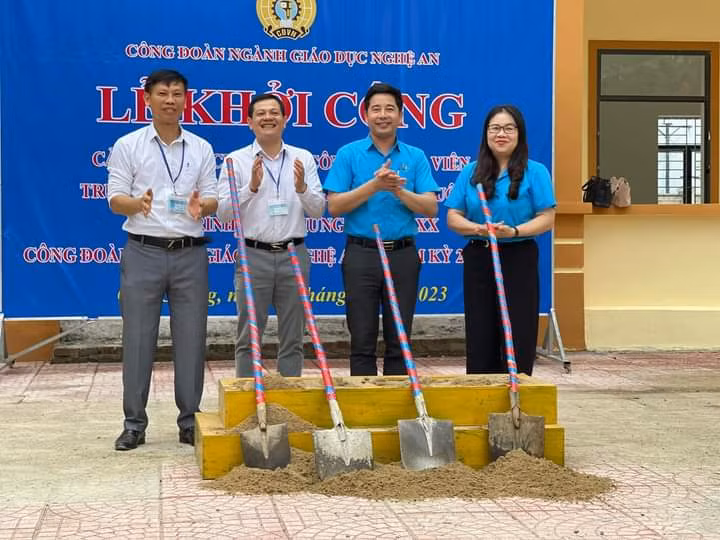 Công đoàn giáo dục Nghệ An khởi công nhà công vụ tại Trường THPT Mường Quạ, huyện Con Cuông, Nghệ An.