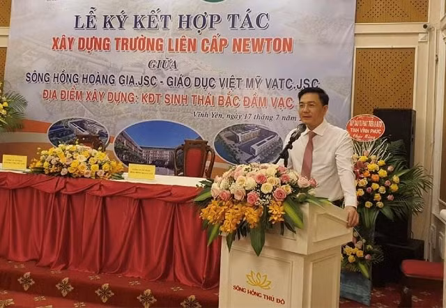 Ông Vũ Việt Văn phát biểu tại buổi lễ.