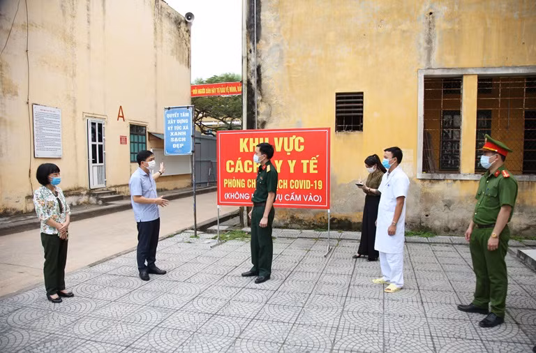 Lãnh đạo tỉnh Vĩnh Phúc kiểm tra điều kiện phòng, chống dịch Covid-19 tại khu cách ly Trường CĐ Cơ khí nông nghiệp