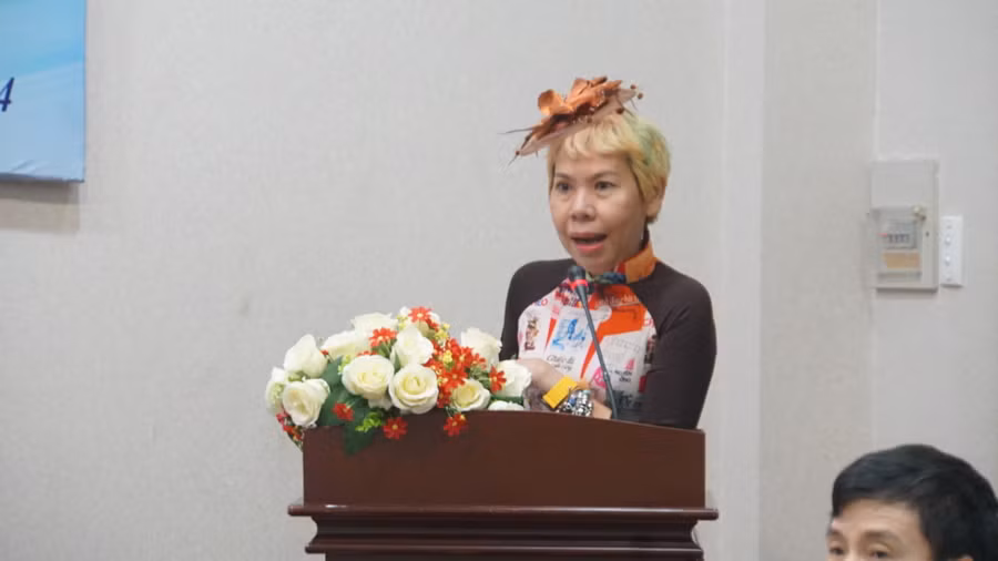 Các nhà khoa học, nhà nghiên cứu trình bày tham luận tại tọa đàm. Ảnh: Mạnh Tùng Các nhà khoa học, nhà nghiên cứu trình bày tham luận tại tọa đàm. Ảnh: Mạnh Tùng