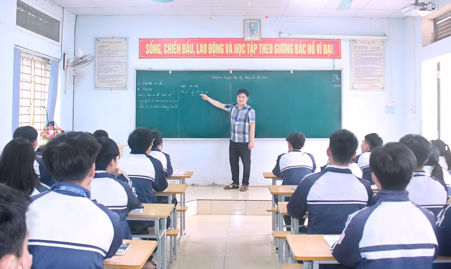 Giờ ôn tập tại Trường THPT Yển Khê Giờ ôn tập tại Trường THPT Yển Khê