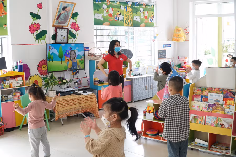 Giờ học của trẻ mầm non tại TP Vinh, Nghệ An. Giờ học của trẻ mầm non tại TP Vinh, Nghệ An.