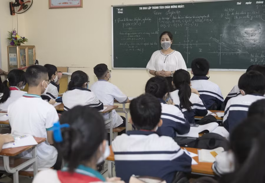 Nhiều trường THCS tại TP Vinh tăng cường các tiết Toán, Ngữ văn, Ngoại ngữ cho học sinh.
