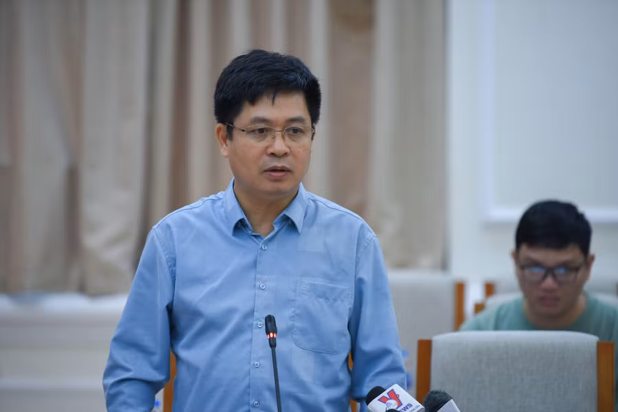 Ông Nguyễn Xuân Thành, Vụ trưởng Vụ Giáo dục Trung học, Bộ GD&ĐT trả lời câu hỏi của phóng viên tại buổi họp báo. Ông Nguyễn Xuân Thành, Vụ trưởng Vụ Giáo dục Trung học, Bộ GD&ĐT trả lời câu hỏi của phóng viên tại buổi họp báo.