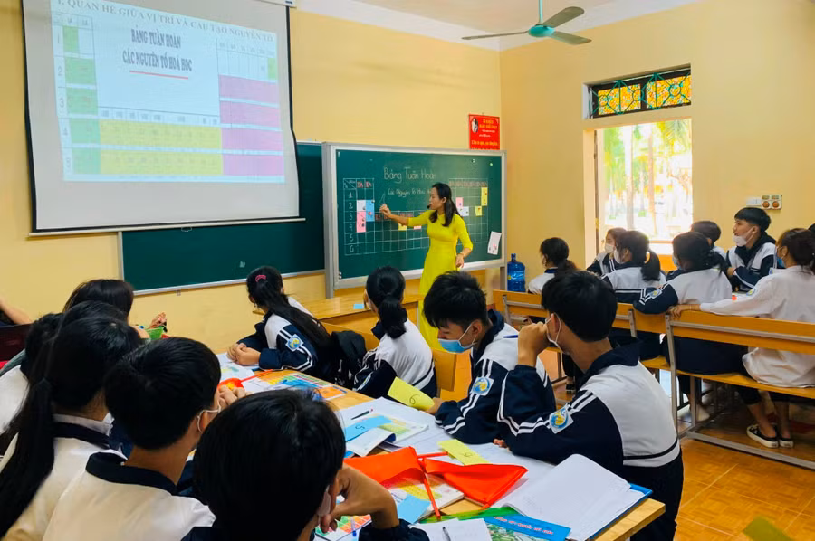 Giờ lên lớp của cô và trò Trường THPT Nguyễn Viết Xuân