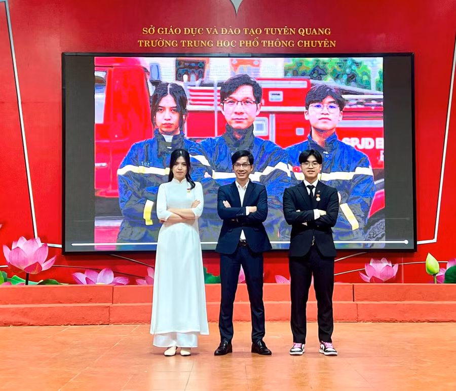 Nhóm dự án của thầy và trò Tuyên Quang được chọn tham dự ISEF 2023 tại Mỹ. Ảnh: Trường THPT Chuyên Tuyên Quang