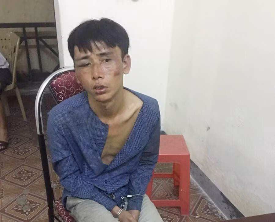 Đối tượng Trần Văn Cảnh tại cơ quan công an