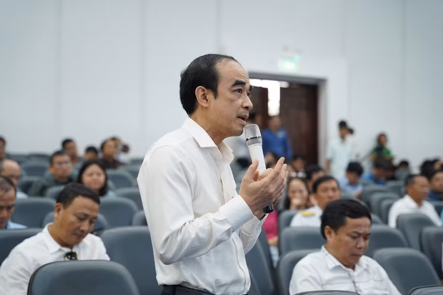 GS.TS Nguyễn Hữu Tú, Hiệu trưởng Trường ĐH Y Hà Nội phát biểu ý kiến. Ảnh: Như Quỳnh GS.TS Nguyễn Hữu Tú, Hiệu trưởng Trường ĐH Y Hà Nội phát biểu ý kiến. Ảnh: Như Quỳnh