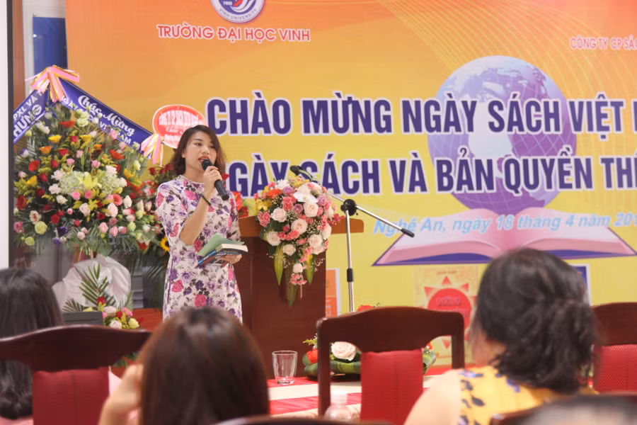 Giao lưu, giới thiệu sách tại Trường ĐH Vinh