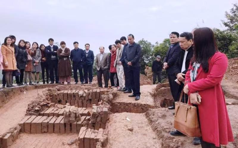 Lò sản xuất gạch cổ được phát lộ ở khu vực Am Các, huyện Tĩnh Gia, Thanh Hóa.