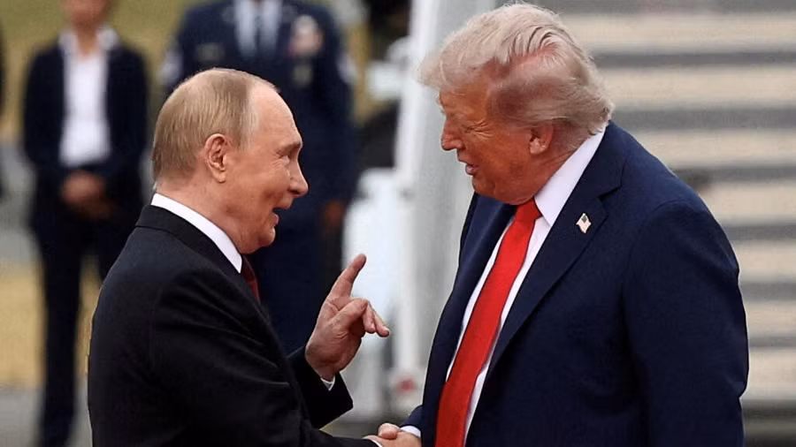 Tổng thống Vladimir Putin và người đồng cấp Mỹ Donald Trump.