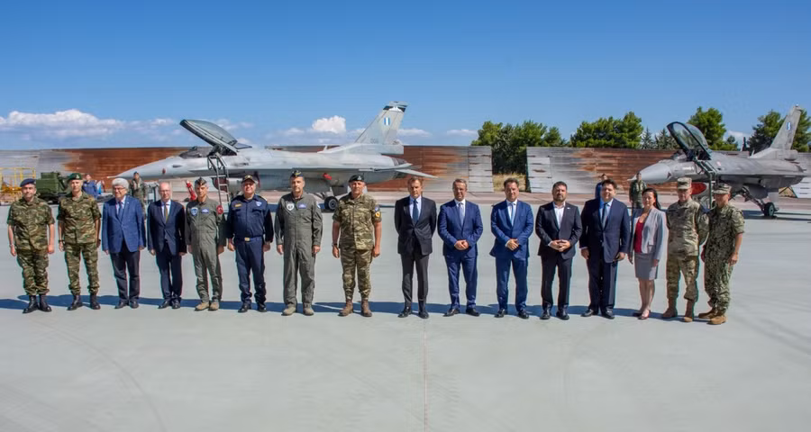 Tiêm kích F-16.
