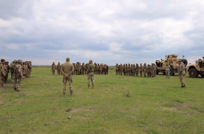 Chuyên gia phương Tây huấn luyện binh sĩ Ukraine.