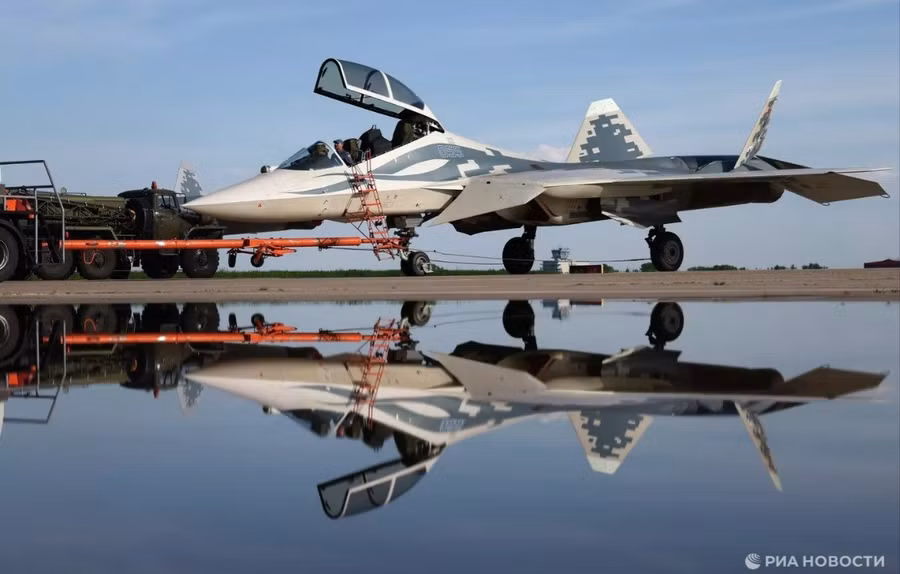 Tiêm kích tàng hình Su-57D.
