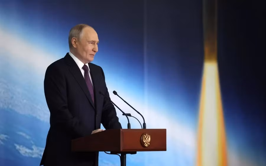 Tổng thống Putin trong chuyến thăm Viện Kỹ thuật Nhiệt Moscow (MIT).