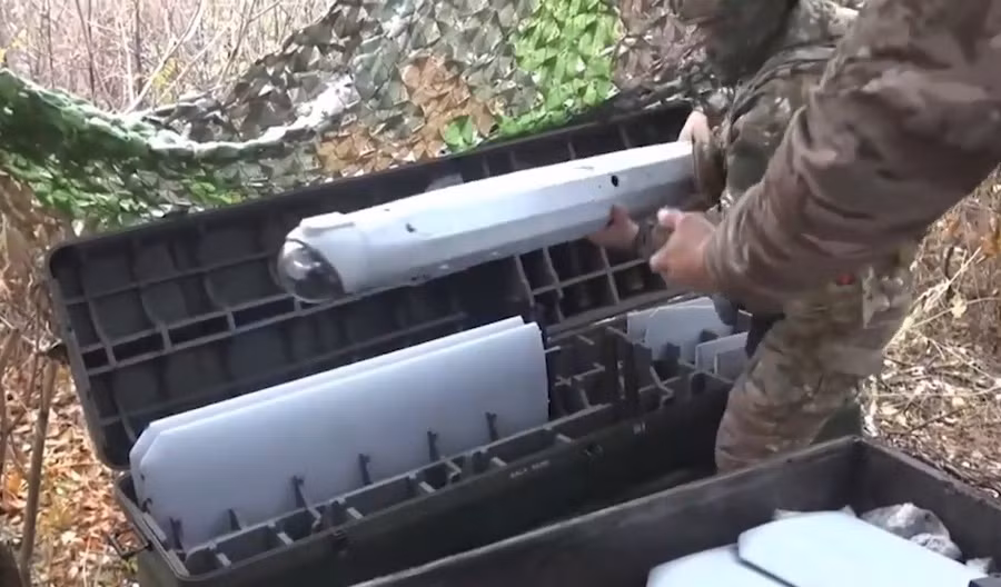 Binh sĩ Nga triển khai chiến đấu UAV Lancet.