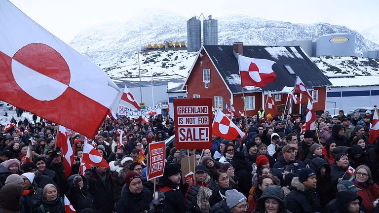 Người dân biểu tình phản đối kế hoạch sáp nhập Greenland của Tổng thống Donald Trump.