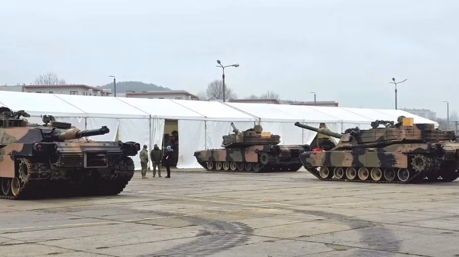 Xe tăng M1A1 Abrams Australia viện trợ cho Ukraine.