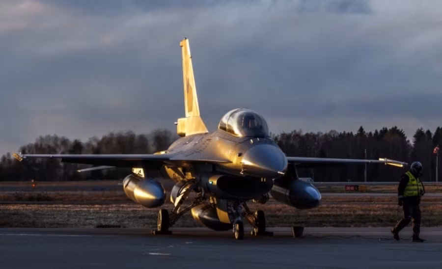 Phần Lan hỗ trợ Ukraine đối ph&oacute; với UAV Nga bằng đạn dược cho F - 16 - Ảnh 1.