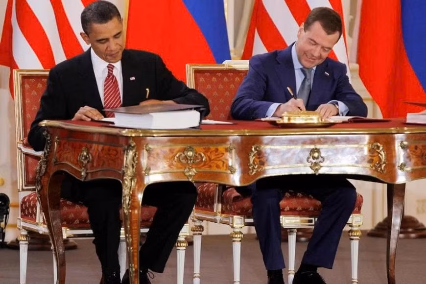 Hiệp ước New START do Tổng thống Mỹ Barack Obama và Tổng thống Nga Dmitry Medvedev ký vào tháng 4 năm 2010.