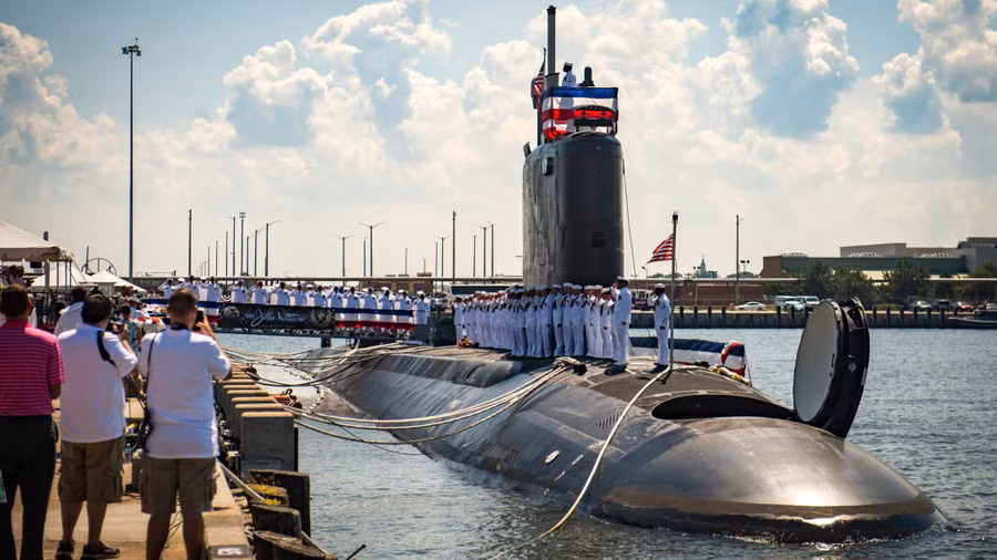 Tàu ngầm USS John Warner, lớp Virginia của Hải quân Mỹ.