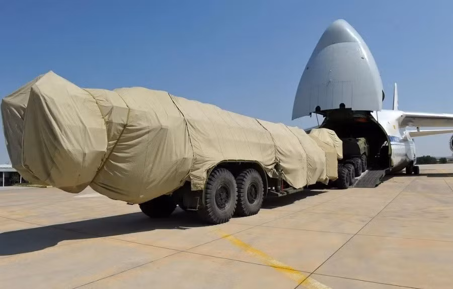 Hệ thống S-400 được Nga chuyển đến Thổ Nhĩ Kỳ.